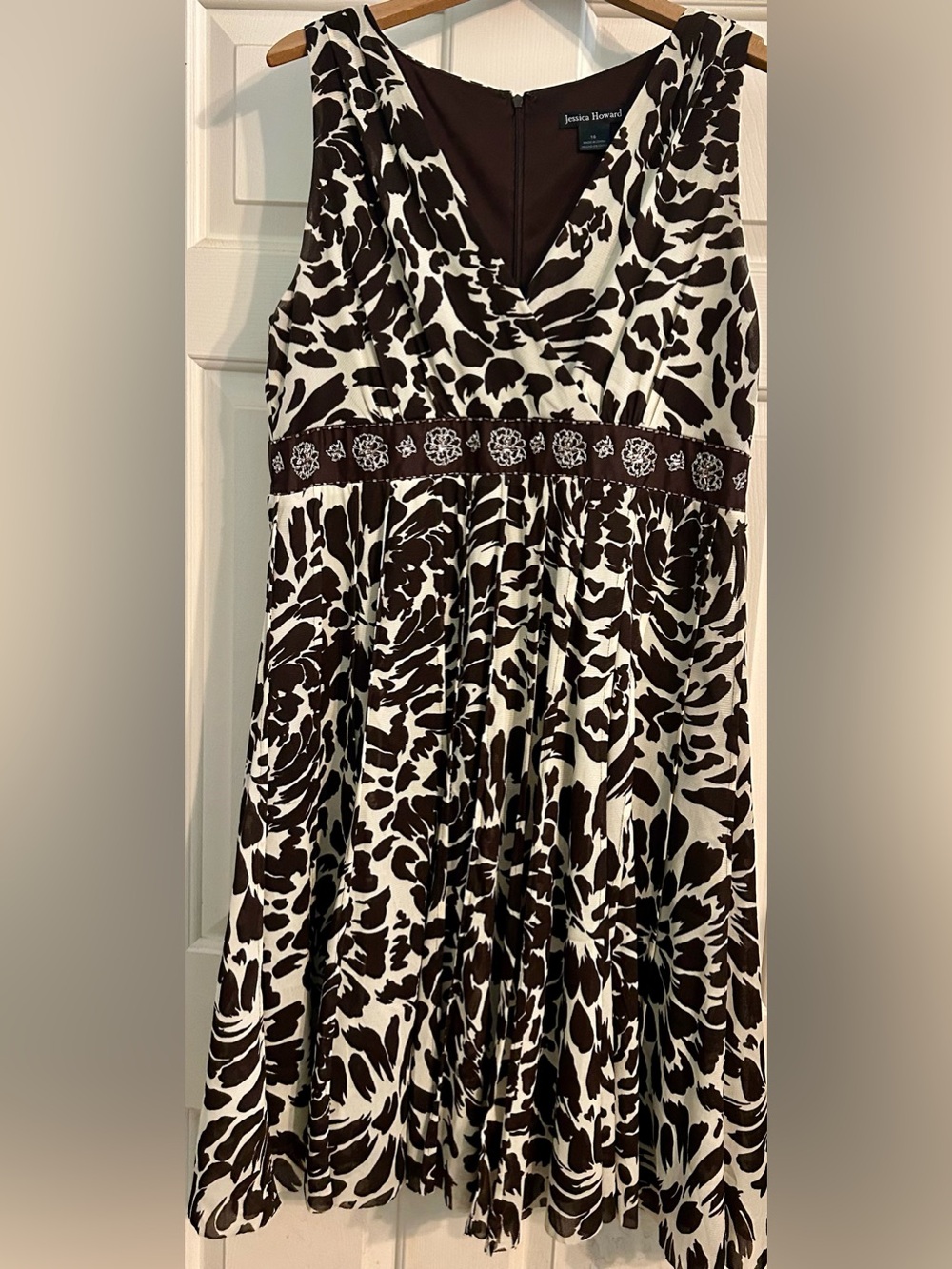 Jessica Howard Brown and White A-Line Printed Skirt